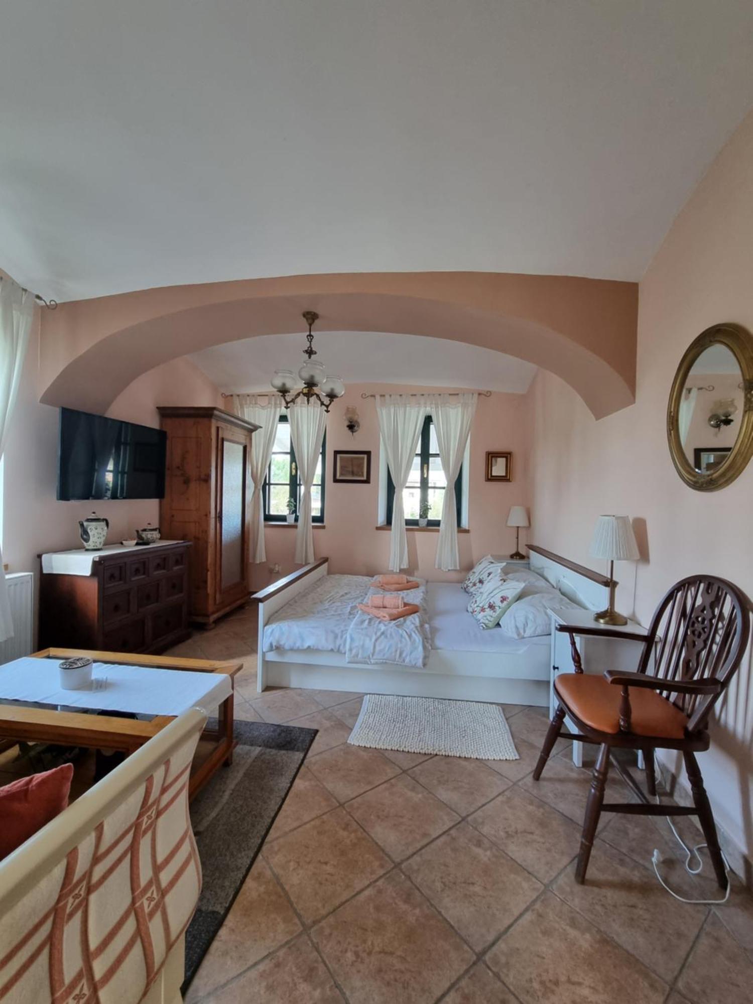 Taverna 1860 Rooms & Apartments Donja Zelina Phòng bức ảnh