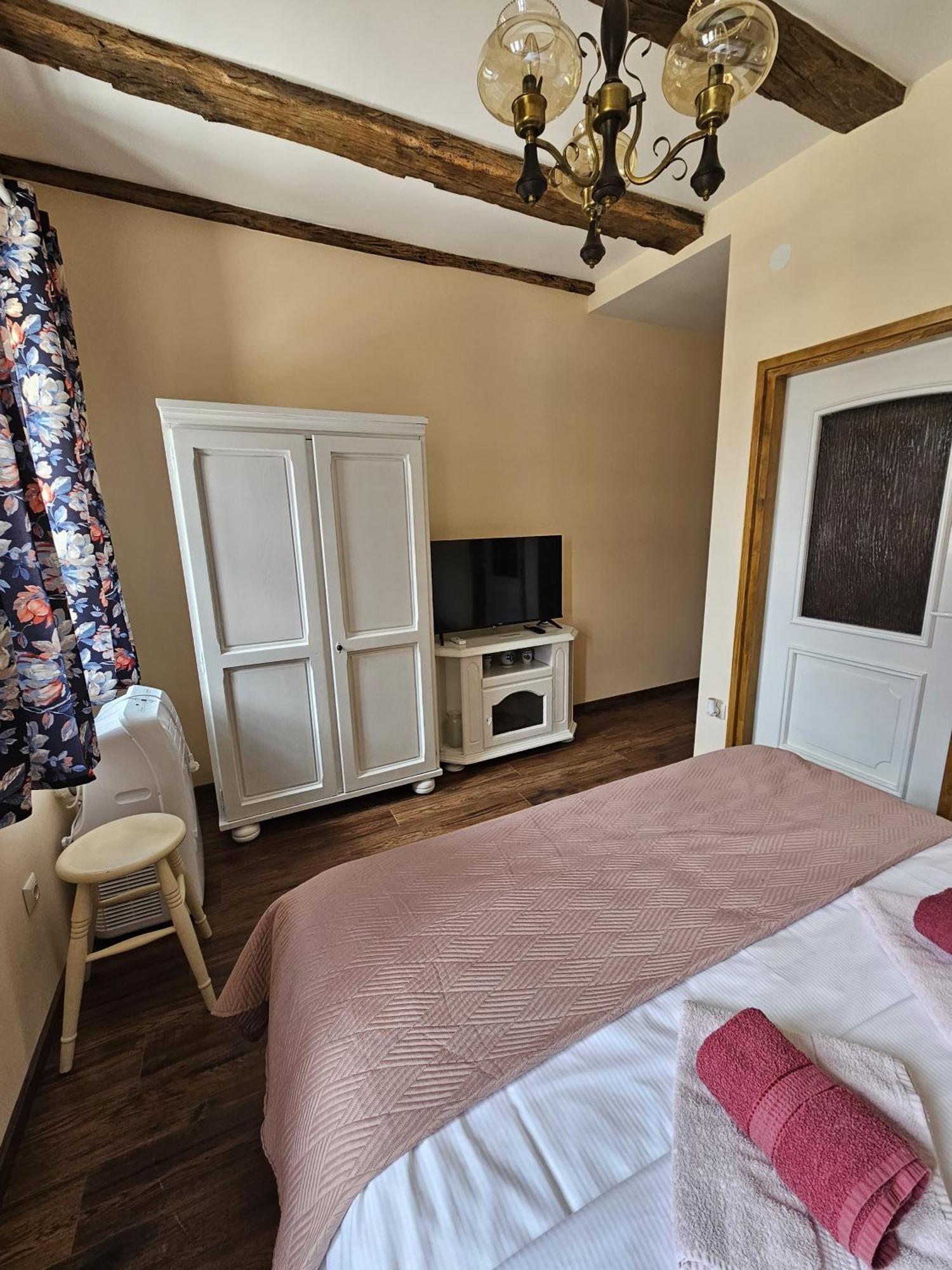 Taverna 1860 Rooms & Apartments Donja Zelina Ngoại thất bức ảnh